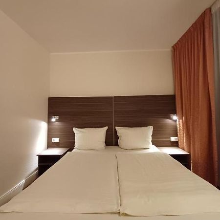 Hotel Ariana Koeln Екстер'єр фото