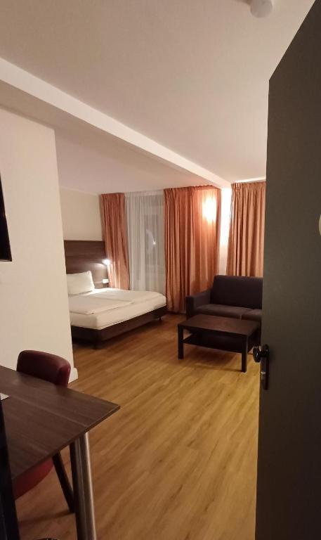 Hotel Ariana Koeln Екстер'єр фото